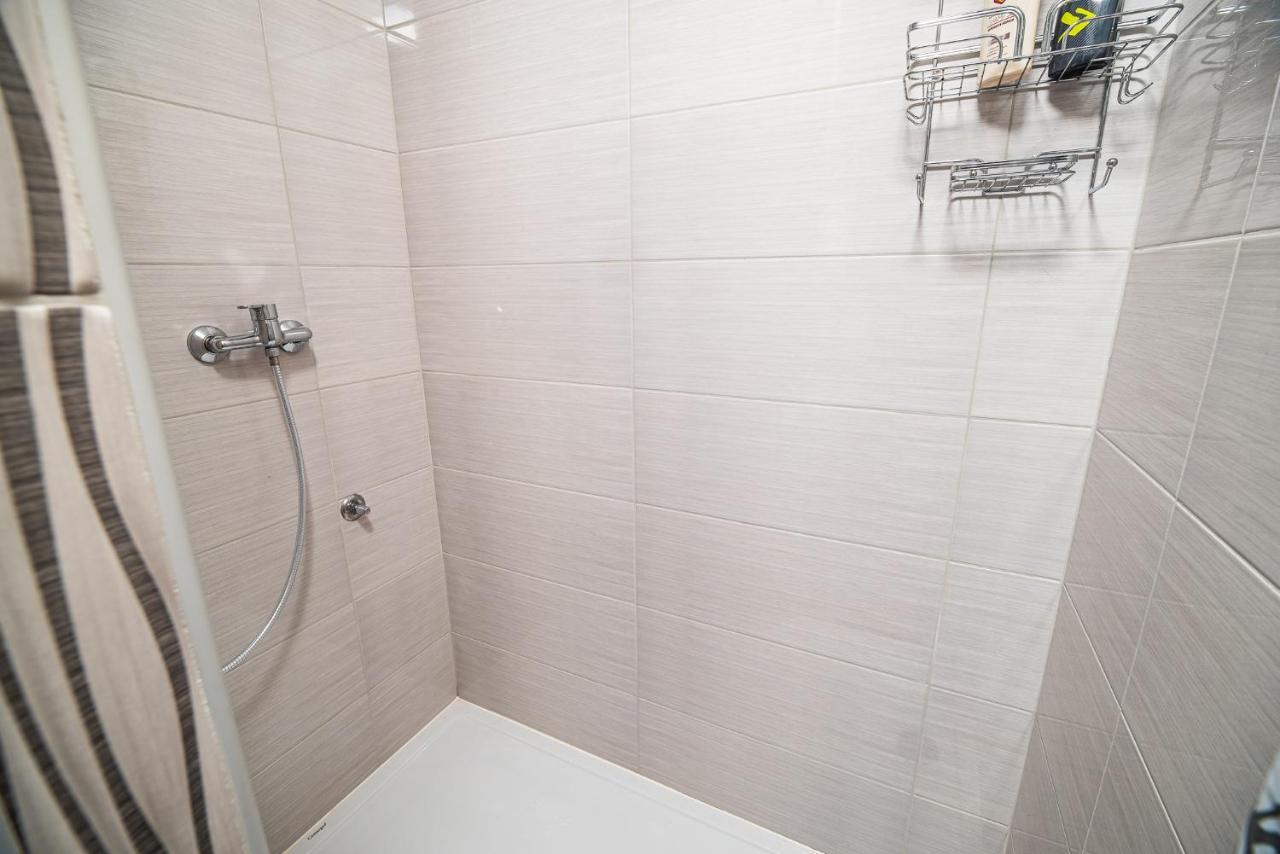 Holiday Home With Hot Tub And Sauna Sabina Rovte Kültér fotó