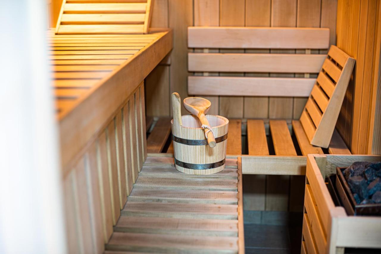 Holiday Home With Hot Tub And Sauna Sabina Rovte Kültér fotó
