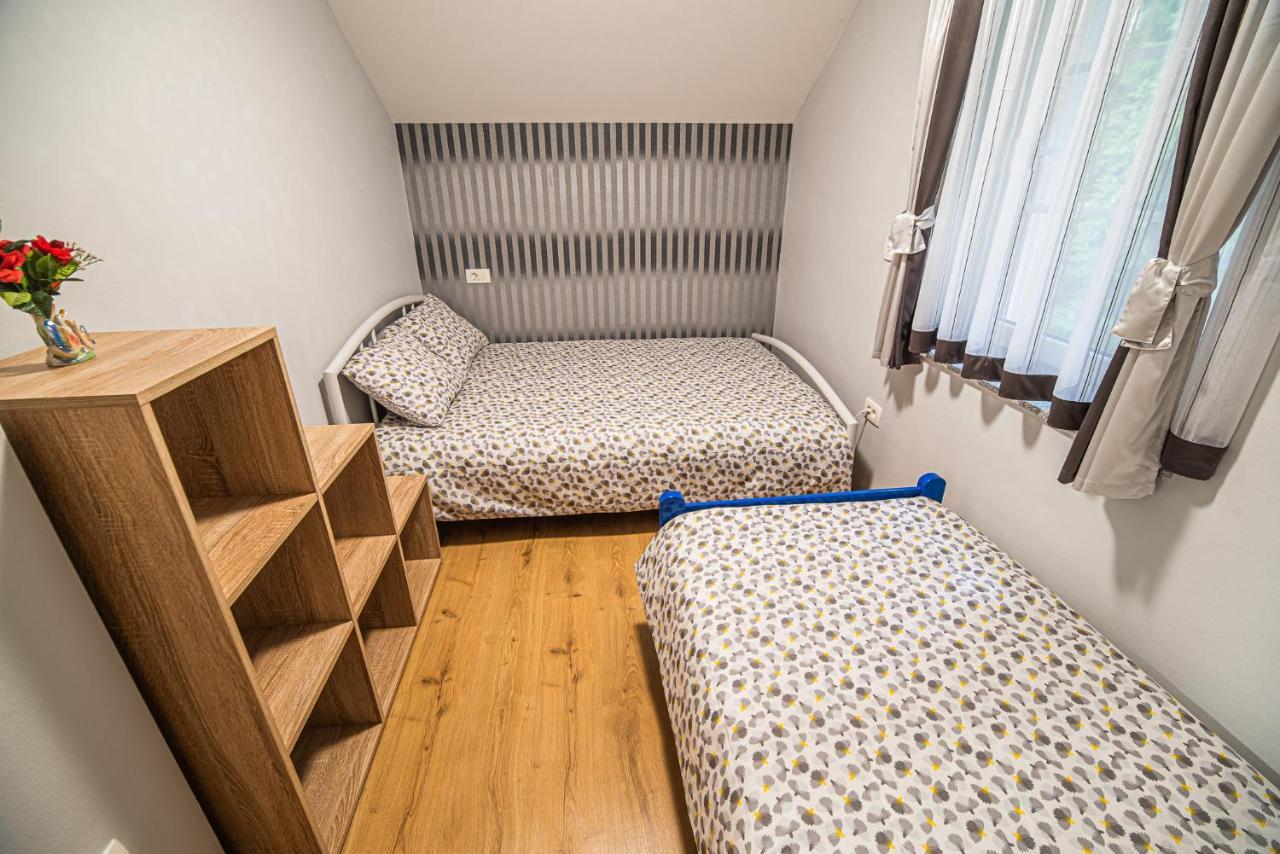 Holiday Home With Hot Tub And Sauna Sabina Rovte Kültér fotó