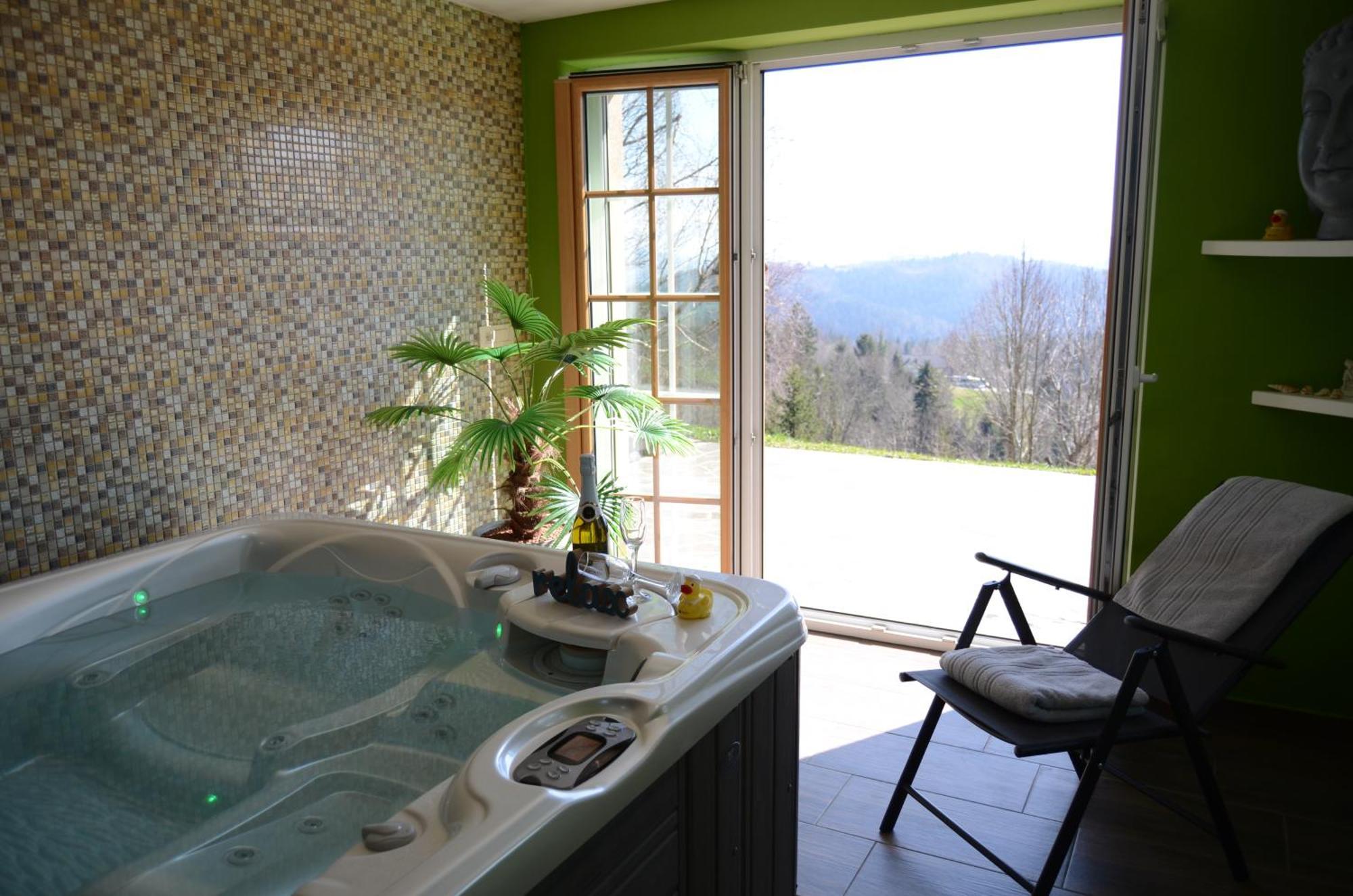 Holiday Home With Hot Tub And Sauna Sabina Rovte Kültér fotó