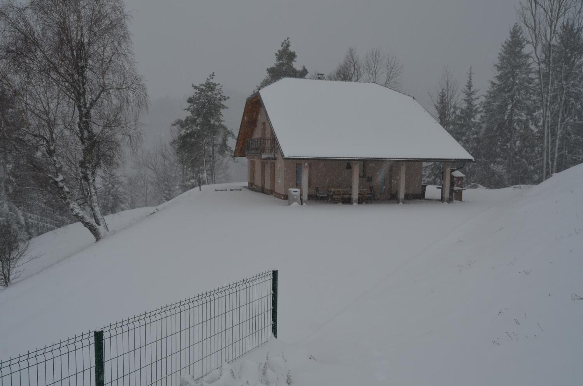 Holiday Home With Hot Tub And Sauna Sabina Rovte Kültér fotó