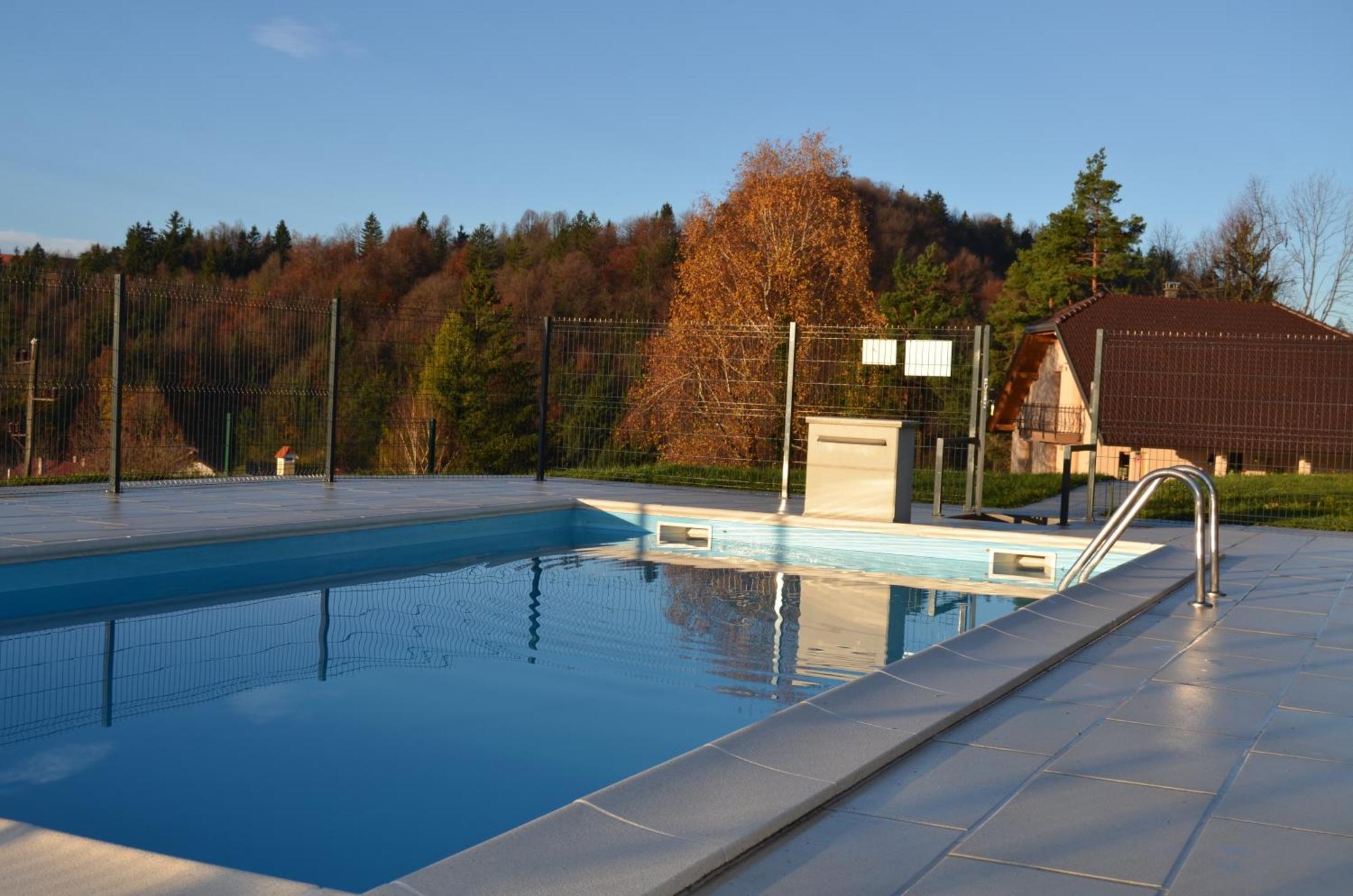 Holiday Home With Hot Tub And Sauna Sabina Rovte Kültér fotó