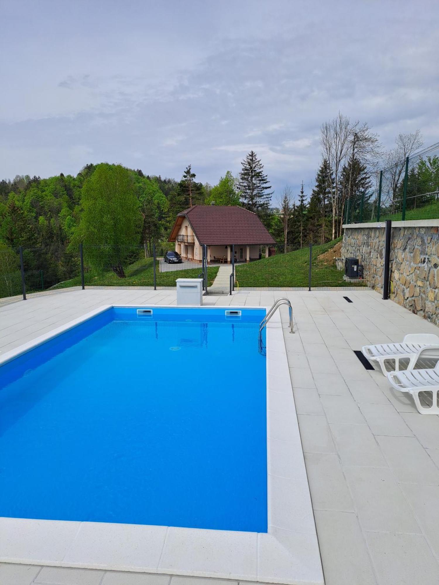 Holiday Home With Hot Tub And Sauna Sabina Rovte Kültér fotó